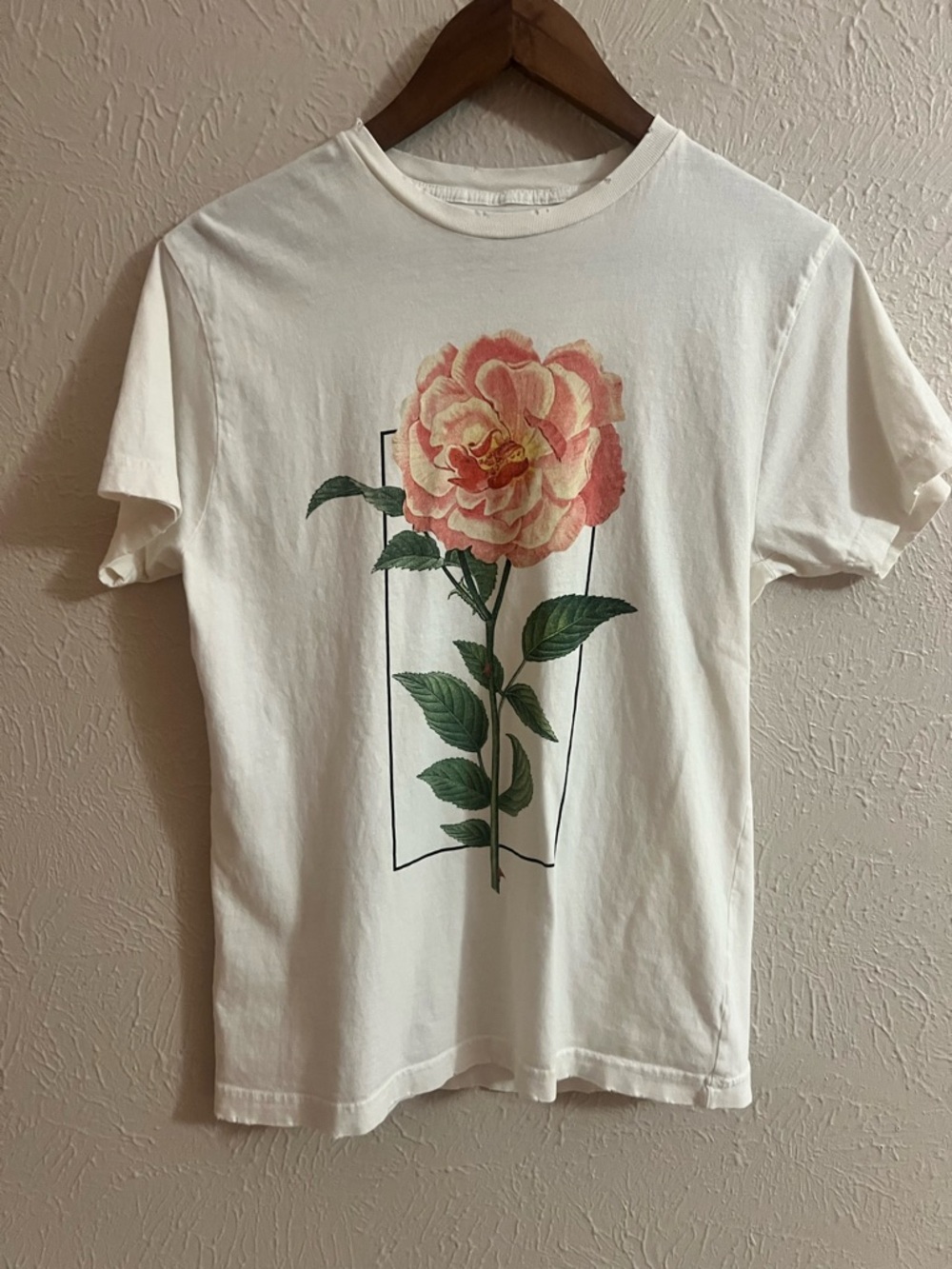 Shawn Mendes The Tour Flower Graphic Tee Size Medium Band Shirt
